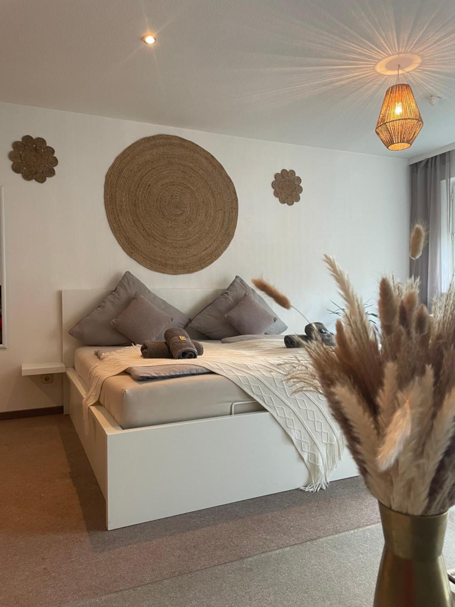 Kingsize Bett Boho Apartment Mit Tiefgarage Naehe Salzburg ไฟรลาสซิง ภายนอก รูปภาพ