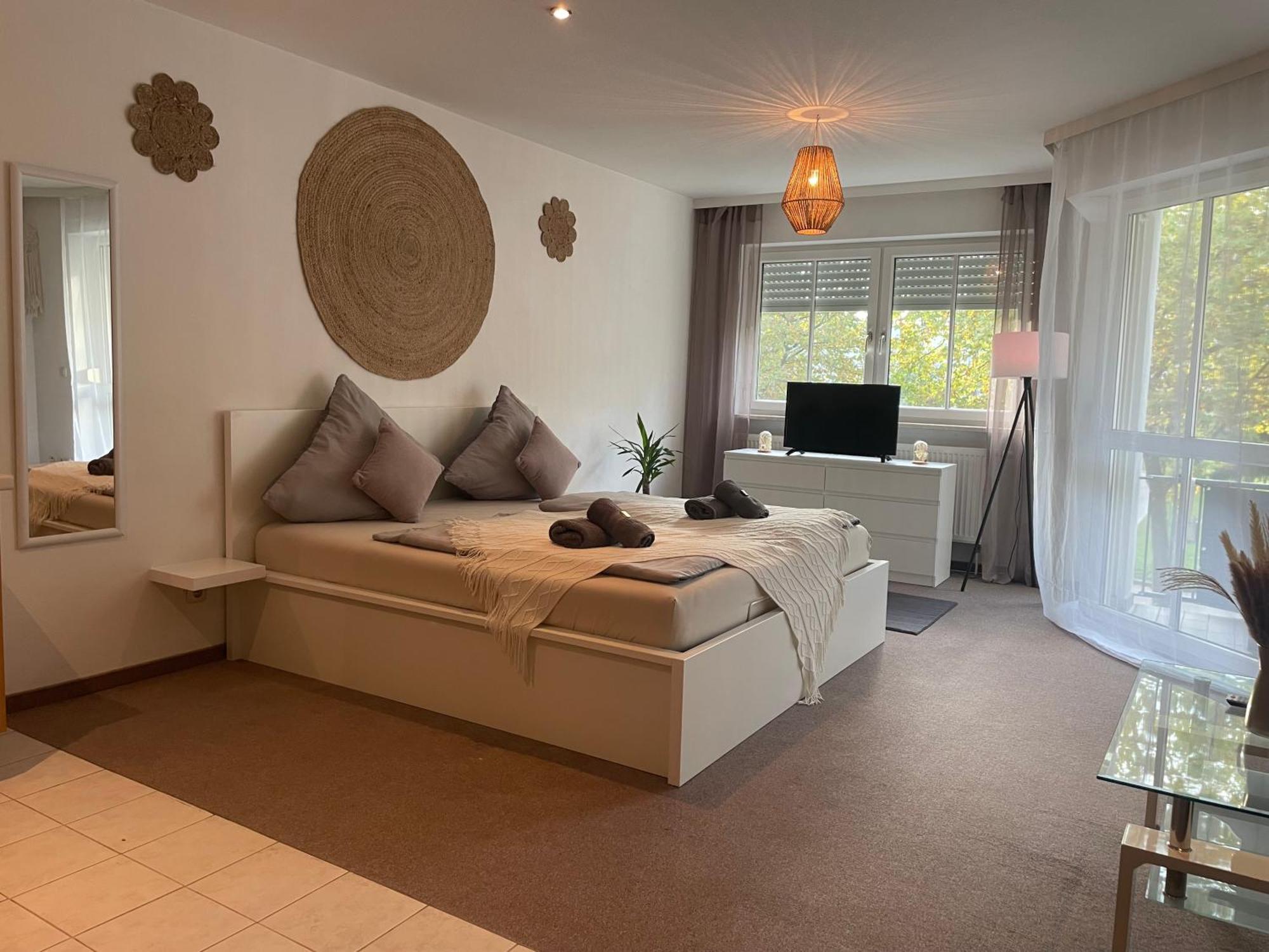 Kingsize Bett Boho Apartment Mit Tiefgarage Naehe Salzburg ไฟรลาสซิง ภายนอก รูปภาพ